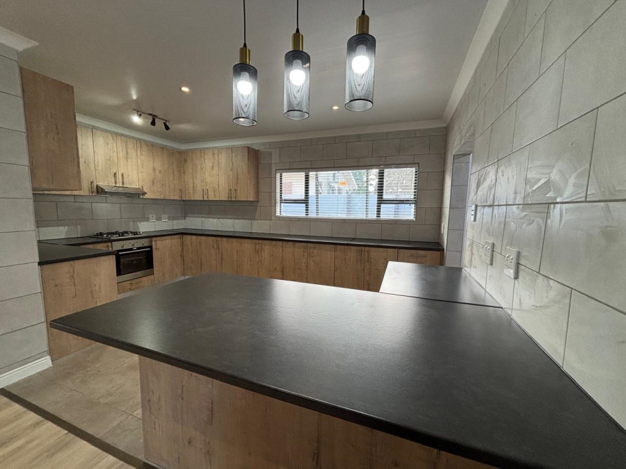 To Let 3 Bedroom Property for Rent in Silver Oaks Western Cape